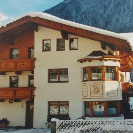 Готель Haus Hildegard Нойштіфт-ім-Штубайталь Екстер'єр фото